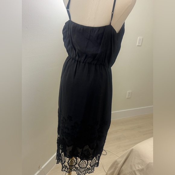 Twelfth Street by Cynthia Vincent Black Lace Midi Dress - Picture 2 of 2